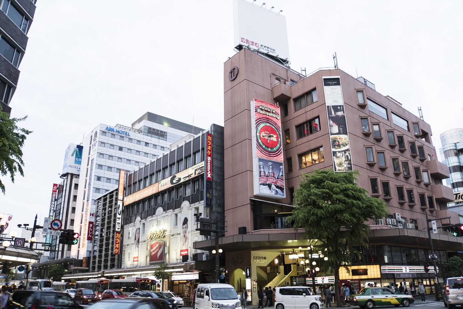 北陸最大の歓楽街金沢片町の交差点