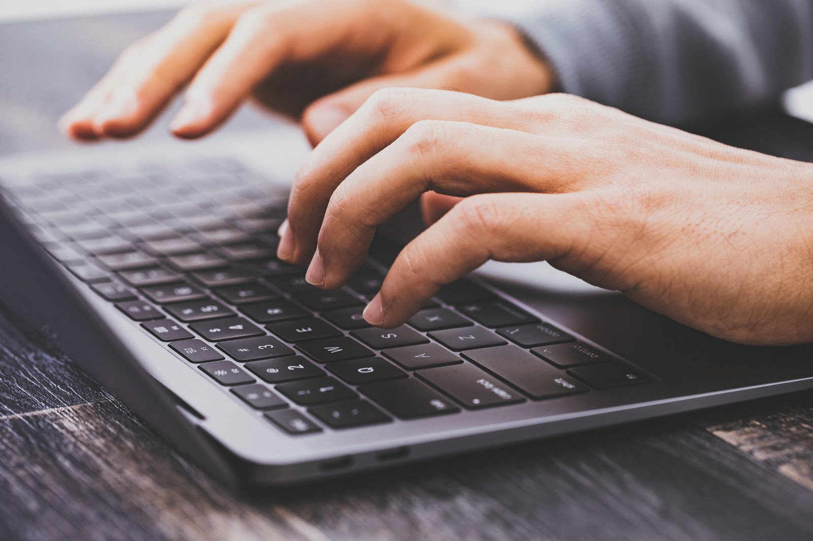 会社での年収を800万円超えるための3つのポイント