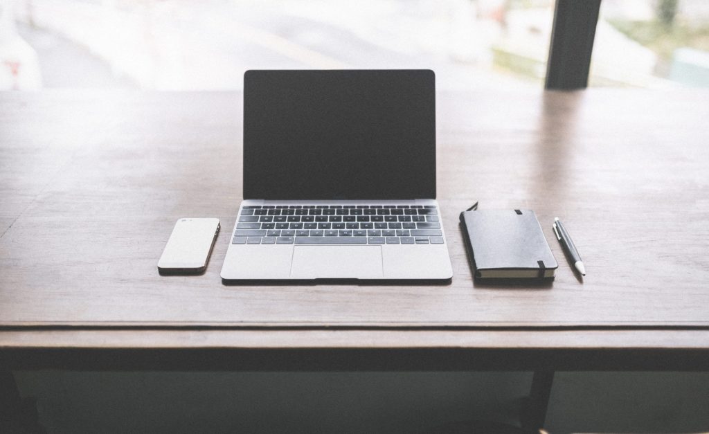 副業は原則自由