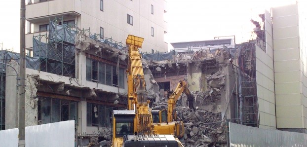 中古一棟マンションの解体費用が高騰している話
