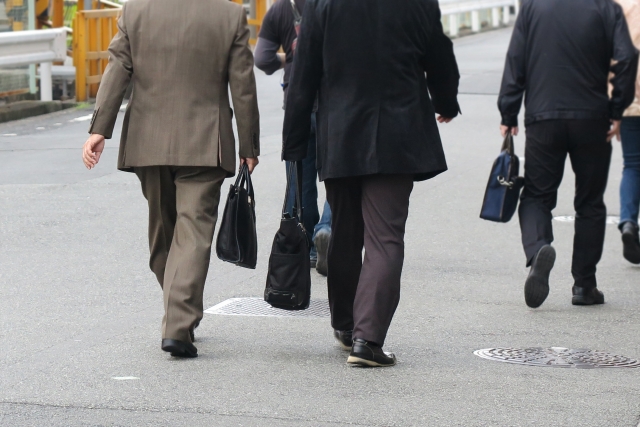 さらに「お金」を使わなくなってきている40代