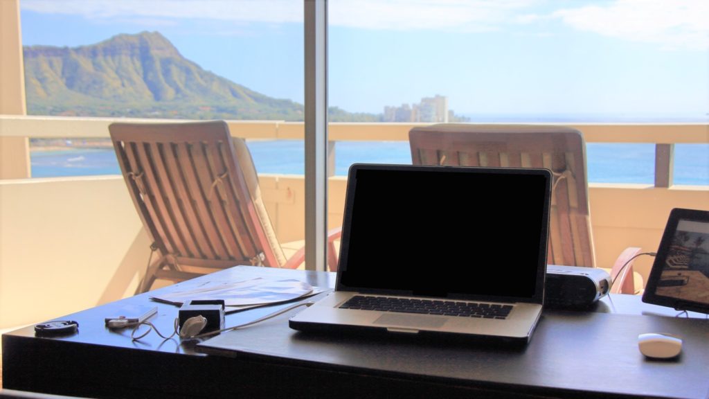 小池都知事再選によりテレワークが加速し、オフィス需要が急落