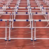 アパートを購入するにはいろいろなハードルがある