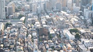 タワマンは高層階のほうが資産価値が低い